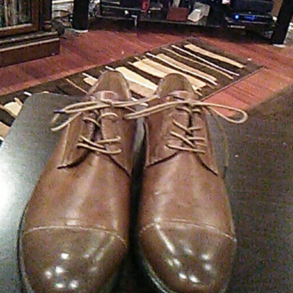 Shoes - Picture 2 of 8